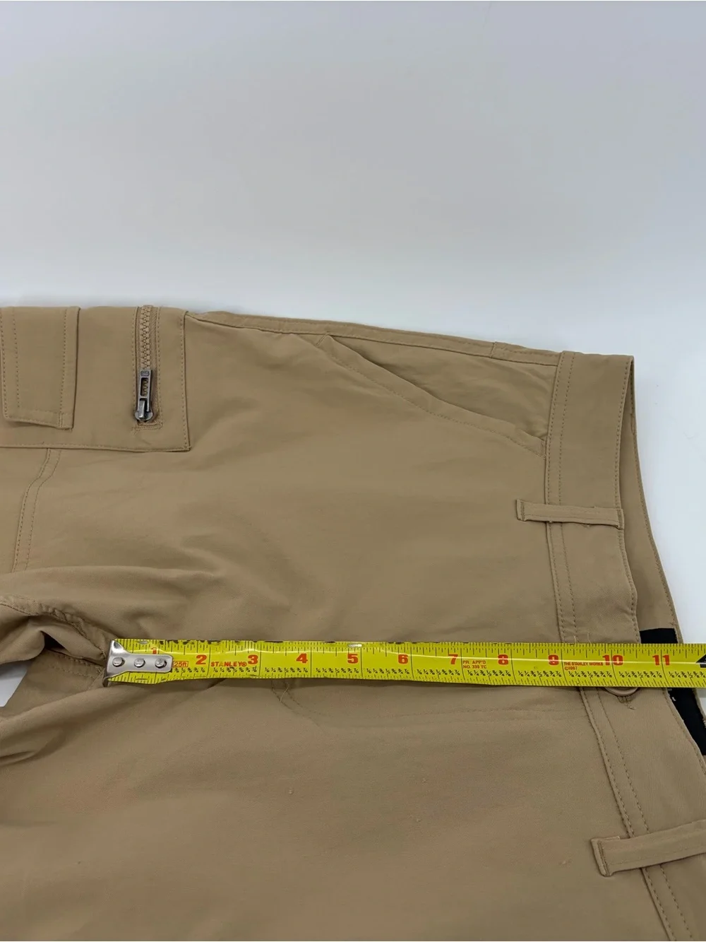 Ecko Unltd. Khaki Cargo Shorts, Men's Size 32‎ NWT with Zippered Utility Pocket